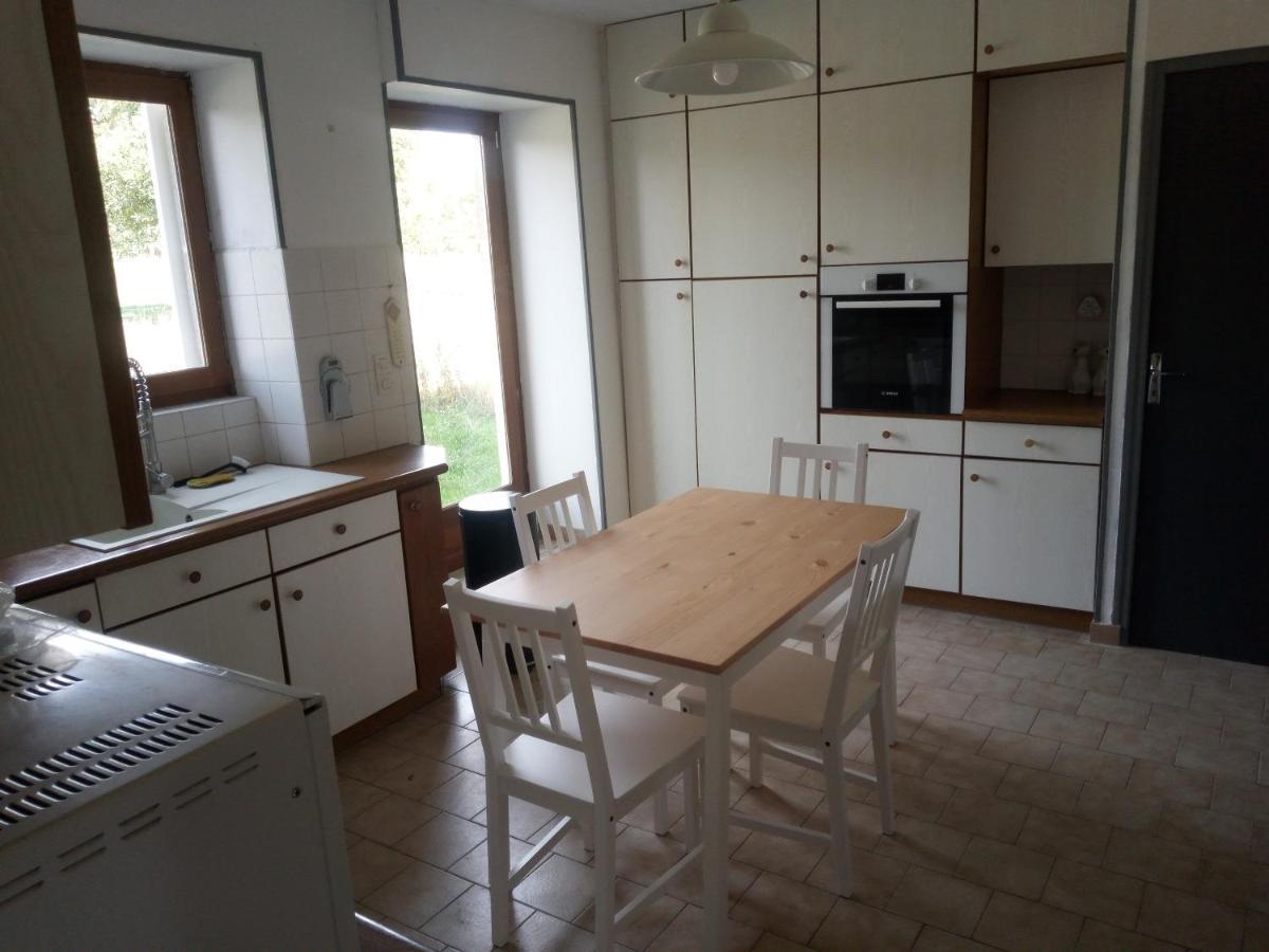 Gite A La Ferme Le Rousset Exterior foto
